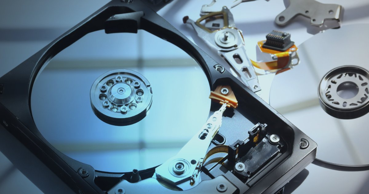 Tíu nanómetrar frá glötun: Af hverju gagnabjörgun krefst sérfræðiþekkingar